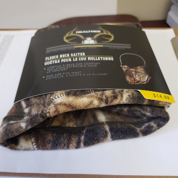 Realtree Camouflage Fleece Neck Gaiter - Picture 3 of 3